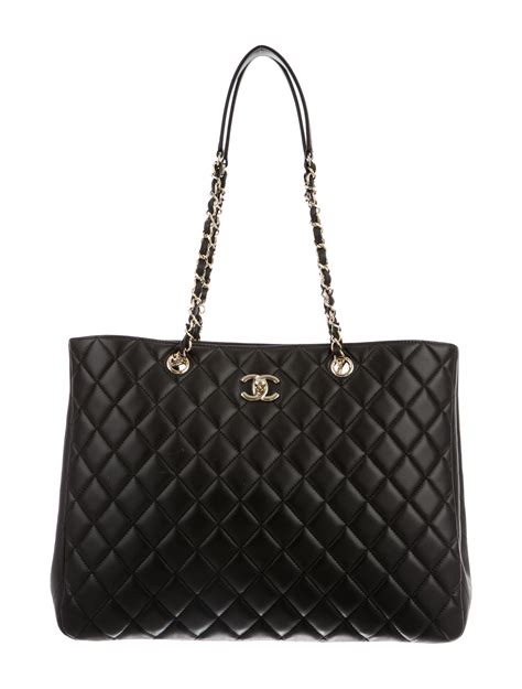 chanel classic tote price